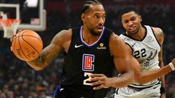 Los Spurs sufrieron a un inspirado Kawhi Leonard, de Los Ángeles Clippers