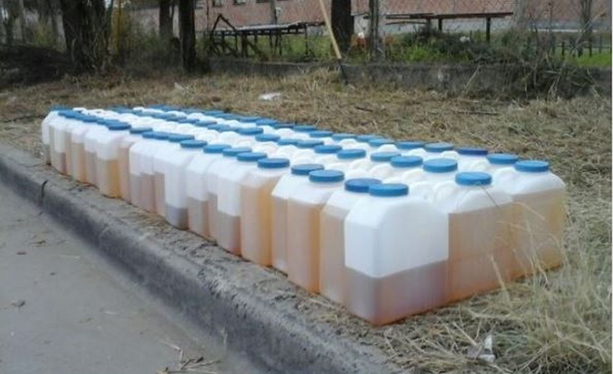 Los bidones de orina vienen con una pastilla que permite la conservación de la orina.