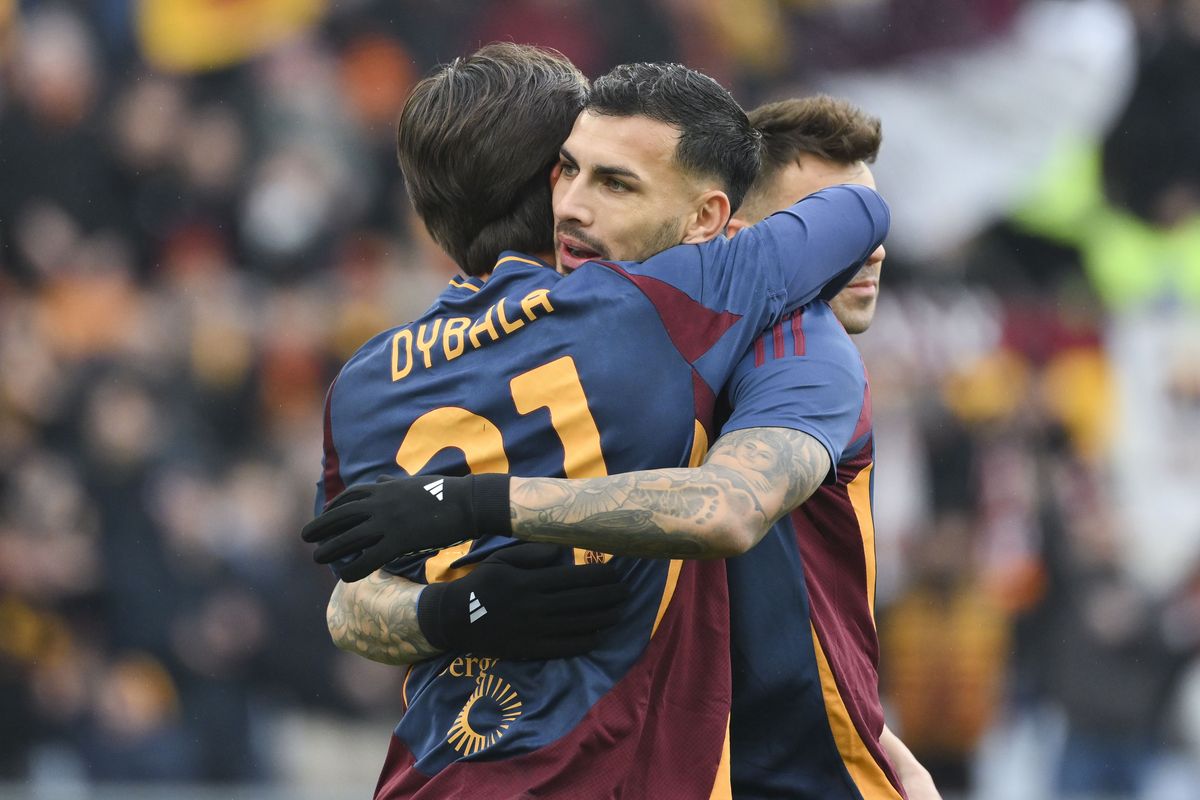 Dybala y Paredes celebraron ante Parma.