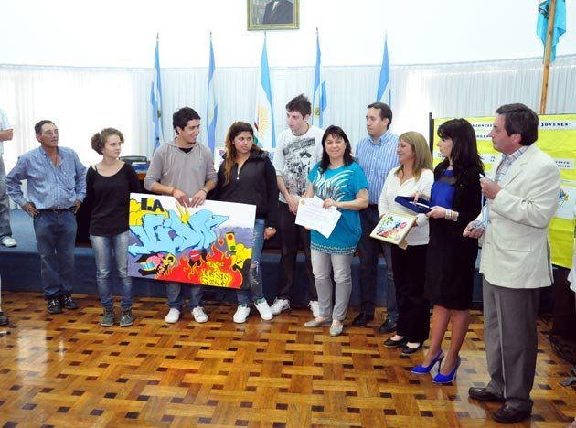 Educación vial: premiaron a los ganadores del concurso de graffitis