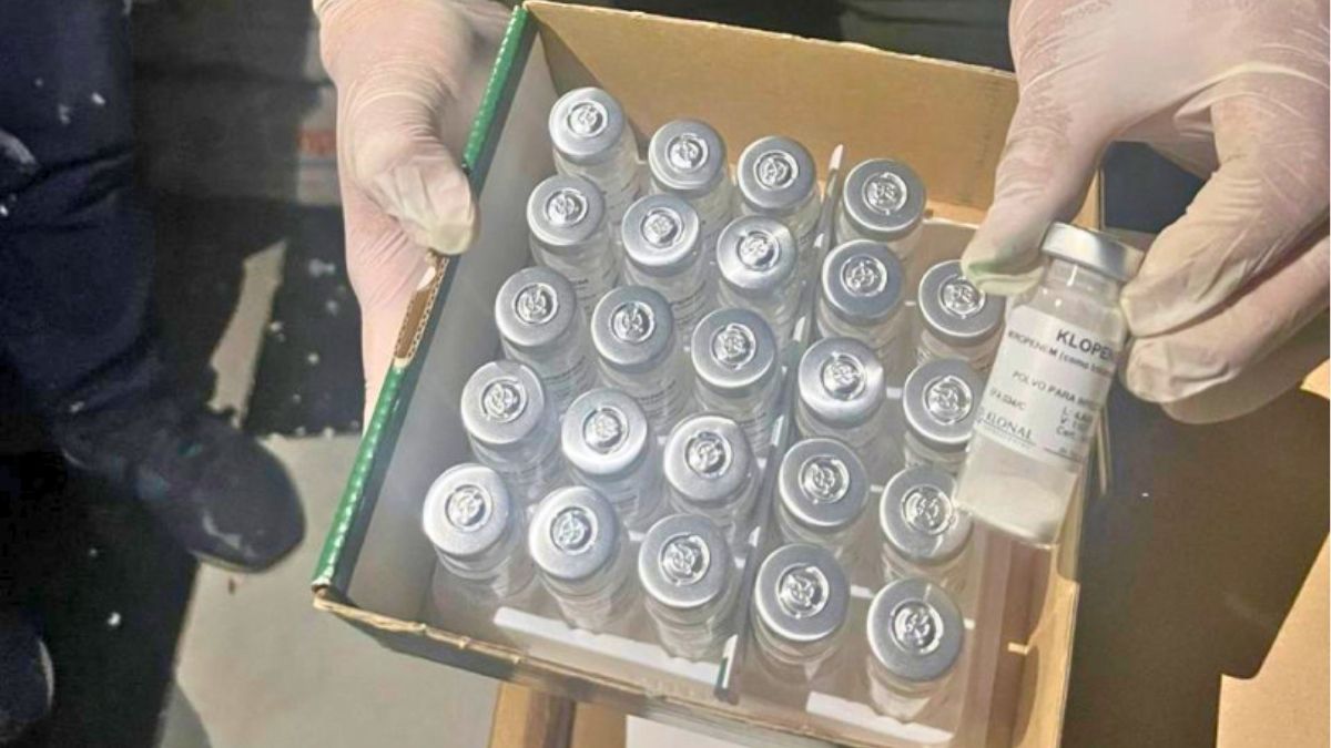 Las ampollas de fentanilo que estaba en la caja. Foto: Gendarmer&iacute;a Nacional.