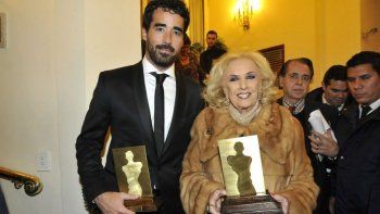 Video: Nacho Viale y Carlos Rottemberg dejaron la casa de Mirtha Legrand durante la madrugada