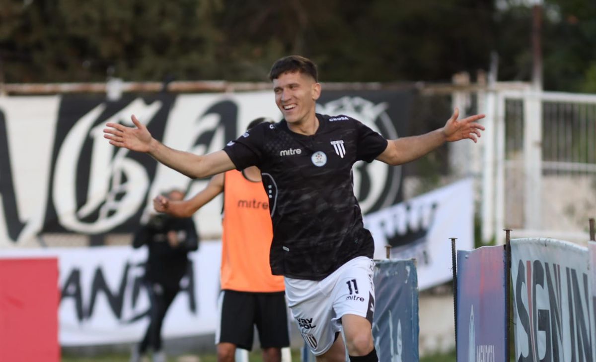 Facundo Lencioni tiene expectactiva de ascender con Gimnasia y Esgrima. Foto: Cristian Lozano/UNO. 