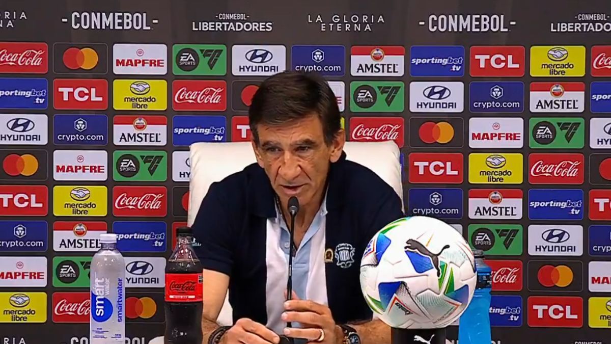 Gustavo Costas mostró todo su dolor tras la eliminación de Racing ante Flamengo por Copa Libertadores.