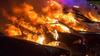 Tras la liberación del policía que mató de 12 balazos a un hombre negro desarmado estallaron las protestas