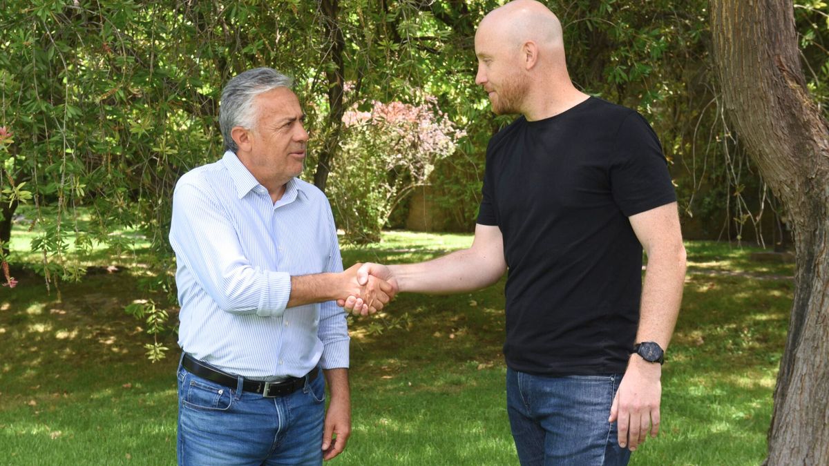 En el comunicado del PRO aclaran que este acuerdo con Cambia Mendoza y La Libertad Avanza no es por un "cálculo electoral", sino que lo atribuyen a coincidencias en la forma de gestionar con el gobierno de Javier Milei. En el comunicado del PRO aclaran que este acuerdo con Cambia Mendoza y La Libertad Avanza no es por un "cálculo electoral", sino que lo atribuyen a coincidencias en la forma de gestionar con el gobierno de Javier Milei.