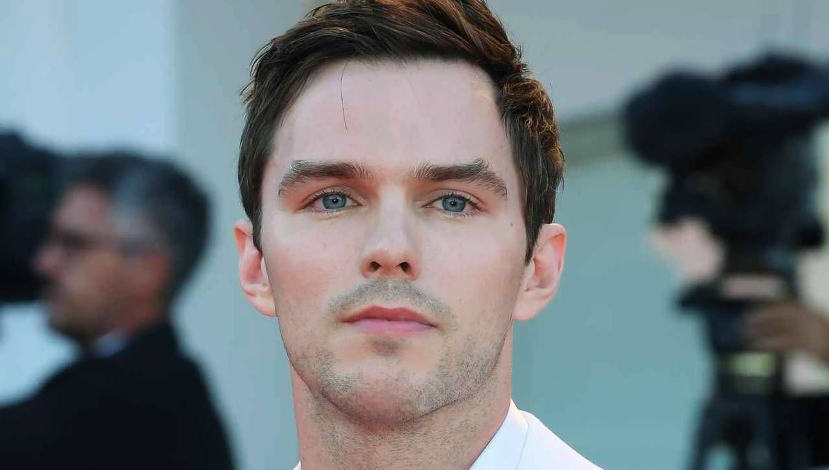 La serie de Netflix elevada de tono y atiborrada de amantes