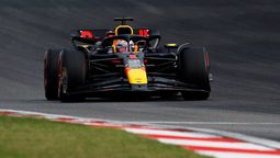Max Verstappen del equipo Red Bull logró la sexta pole position de la temporada, sobre seis disputadas y la número 100 de su historial personal.