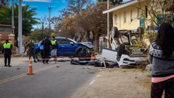 Huían de Gendarmería con un cargamento de hojas de coca, chocaron y mataron a dos futbolistas Huían de Gendarmería con un cargamento de hojas de coca, chocaron y mataron a dos futbolistas