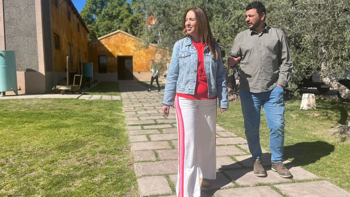 La diputada nacional María Eugenia Vidal de visita en la Olivícola Laur con su gerente Gabriel Guardia.