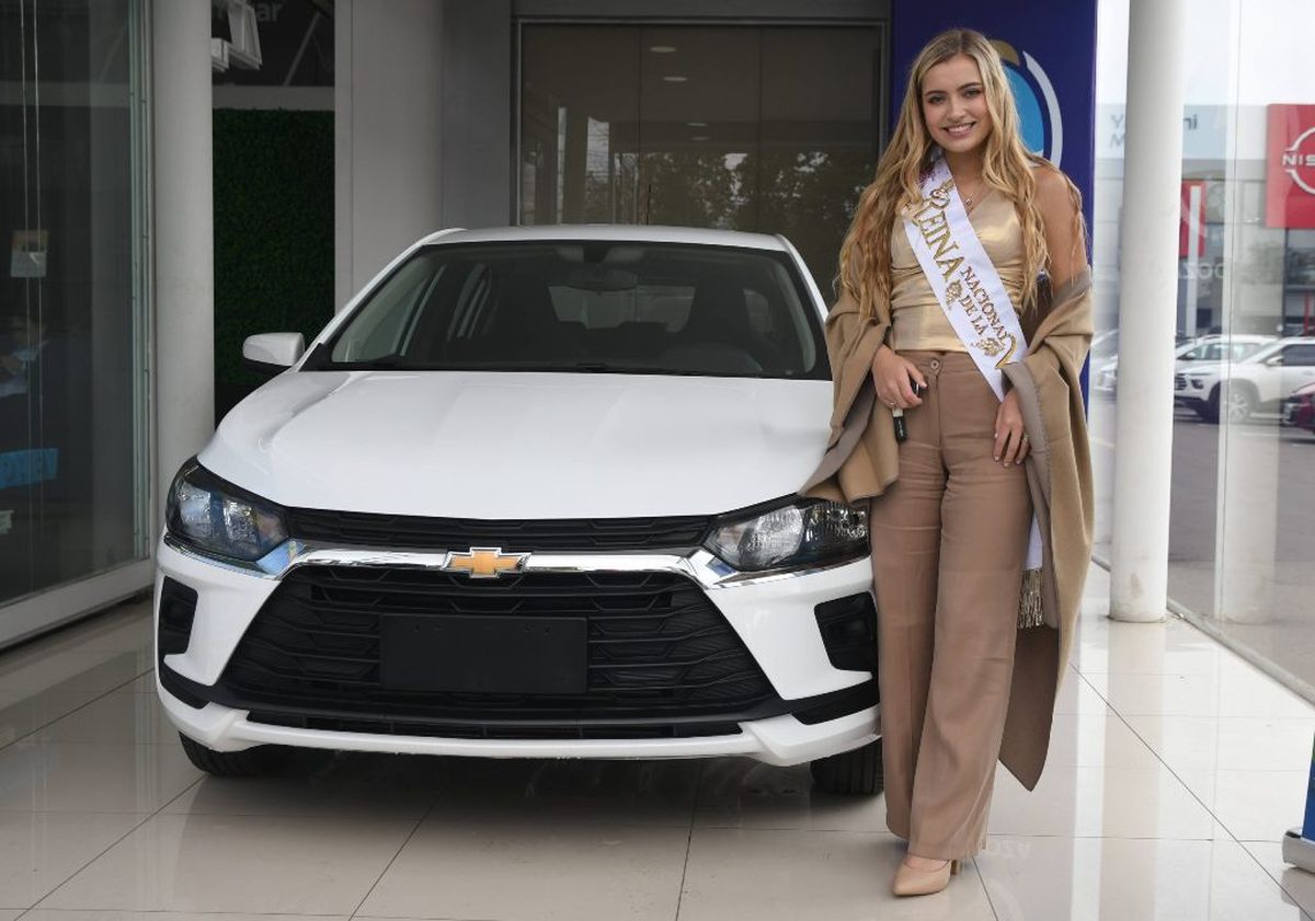 Azul Antolínez es de San Rafael y anticipó que el obsequio de un auto le servirá para cumplir con sus obligaciones vendimiales.