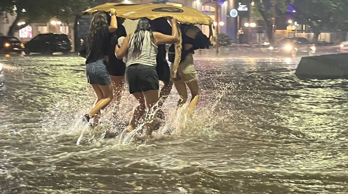 La tormenta en Mendoza provocó derrumbes de techos y cortocircuitos en transformador