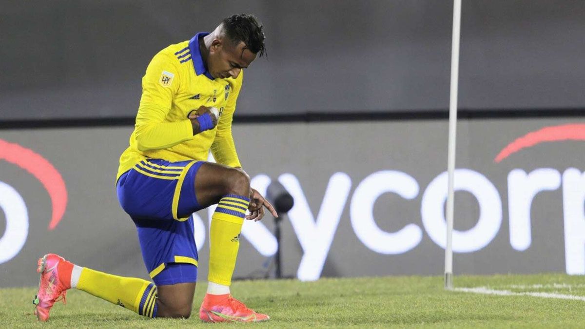 Sebastián Villa prendió la alarma en Boca al dar positivo de Covid