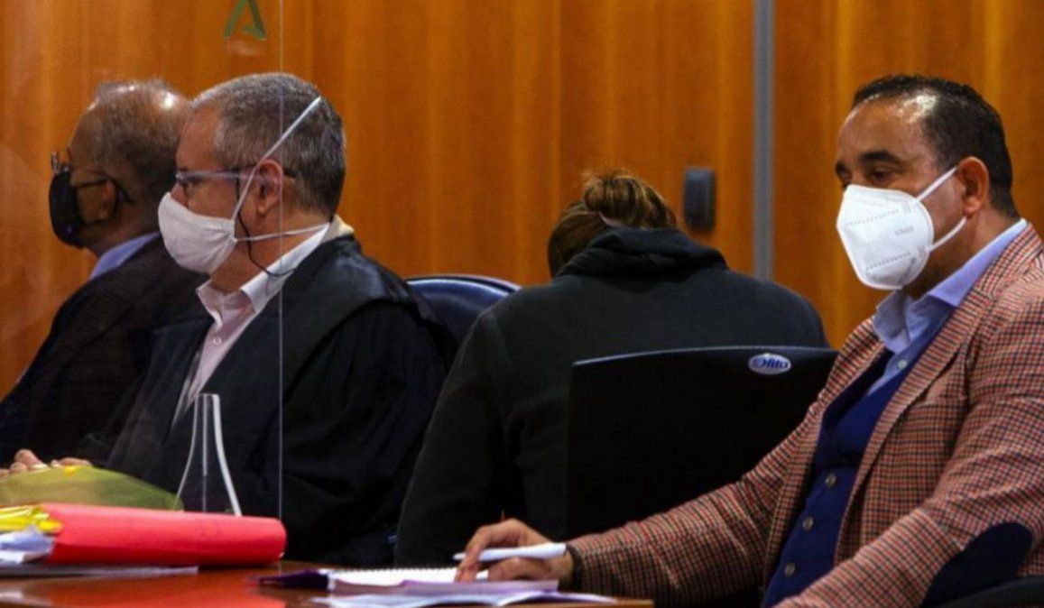 Abandonó a su bebé hasta la muerte: la dejó sola con un biberón y unas galletas