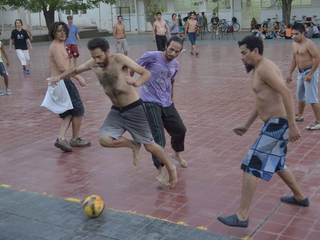 Un fulbito previo al ensayo