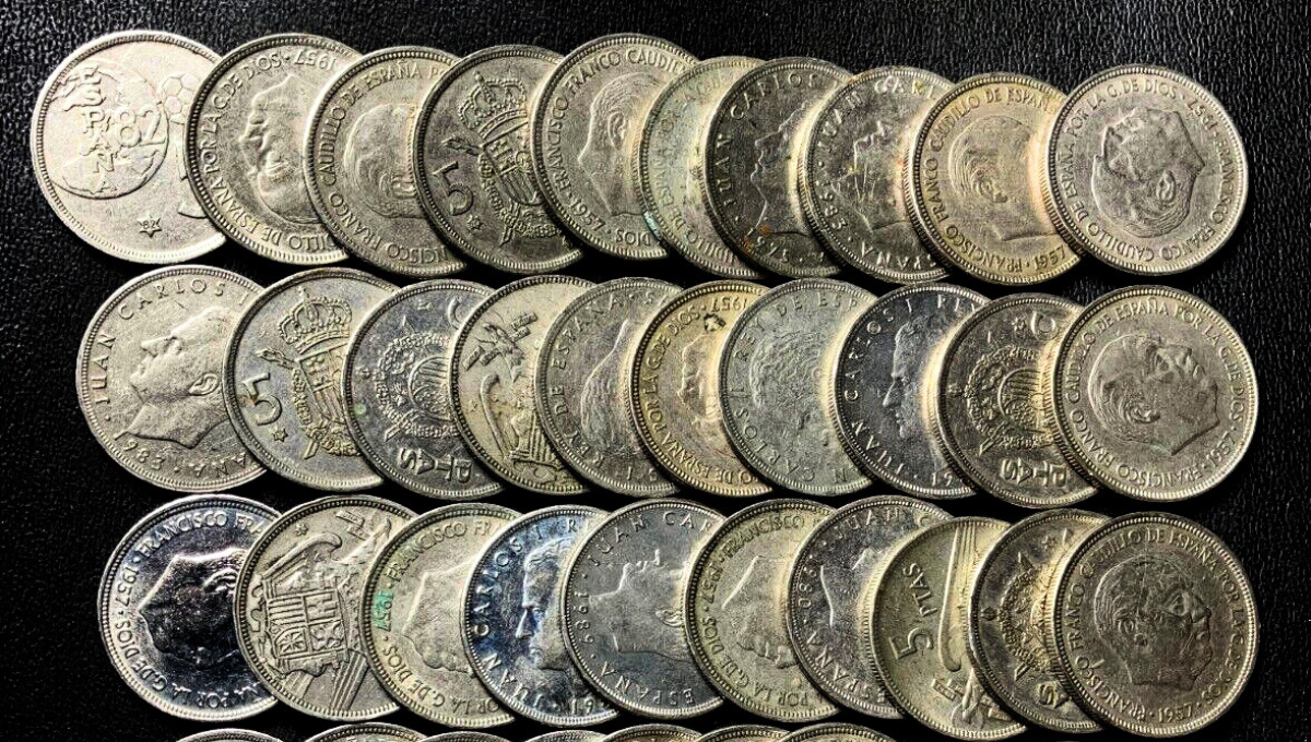 En su definición, la&nbsp;Numismática&nbsp;es una disciplina que se dedica al estudio de&nbsp;monedas&nbsp;y billetes antiguos