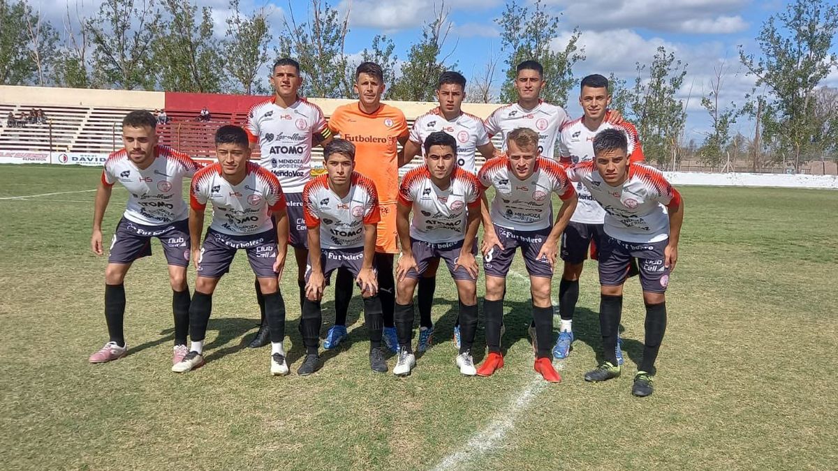 El arquero jugó algunos partidos en el equipo que participa en la Liga.