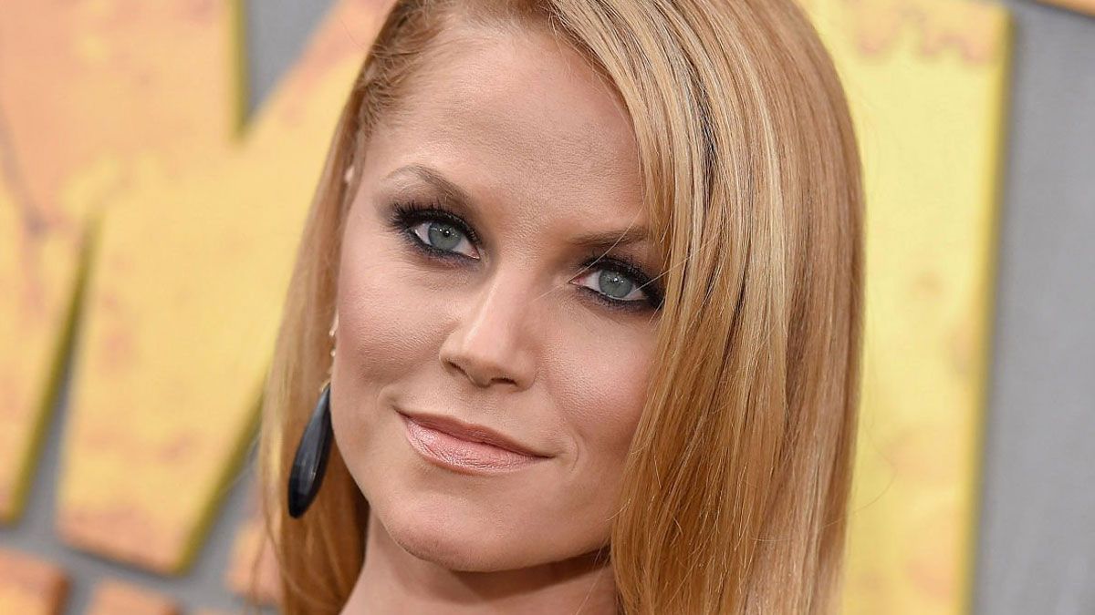 La actriz Ellen Hollman interpreta a Brenner en la película de Netflix.
