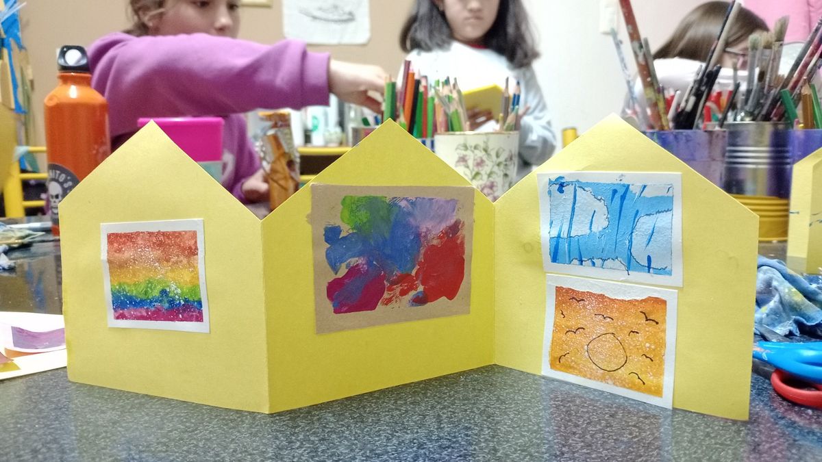 En uno de los talleres de esta colonia de verano los chicos escriben cartas de amor dedicadas a un paisaje. En uno de los talleres de esta colonia de verano los chicos escriben cartas de amor dedicadas a un paisaje.