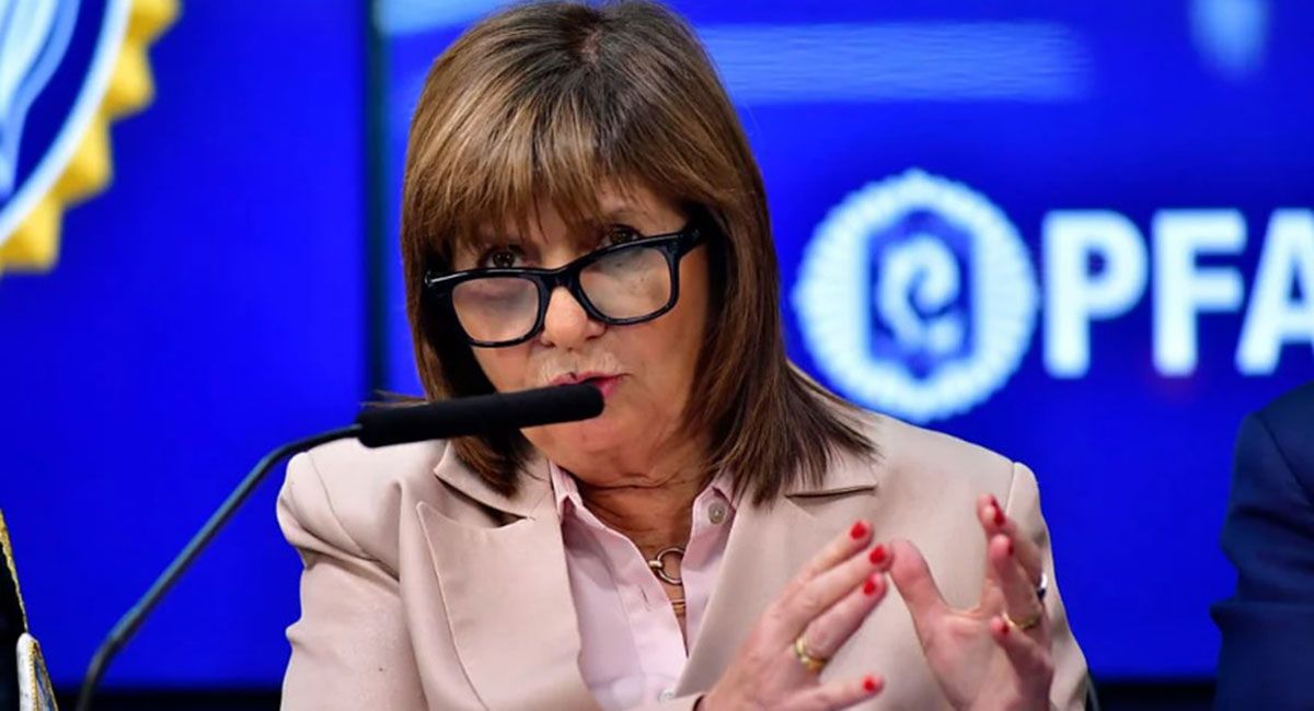 La ministra de Seguridad Patricia Bullrich se refirió a las detenciones de dos implicados en el triple crimen de Florencio Varela. La ministra de Seguridad Patricia Bullrich se refirió a las detenciones de dos implicados en el triple crimen de Florencio Varela.
