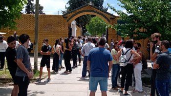 Mil personas, entre ellas el intendente Martín Aveiro, despidieron a Carlos Amieva en Tunuyán