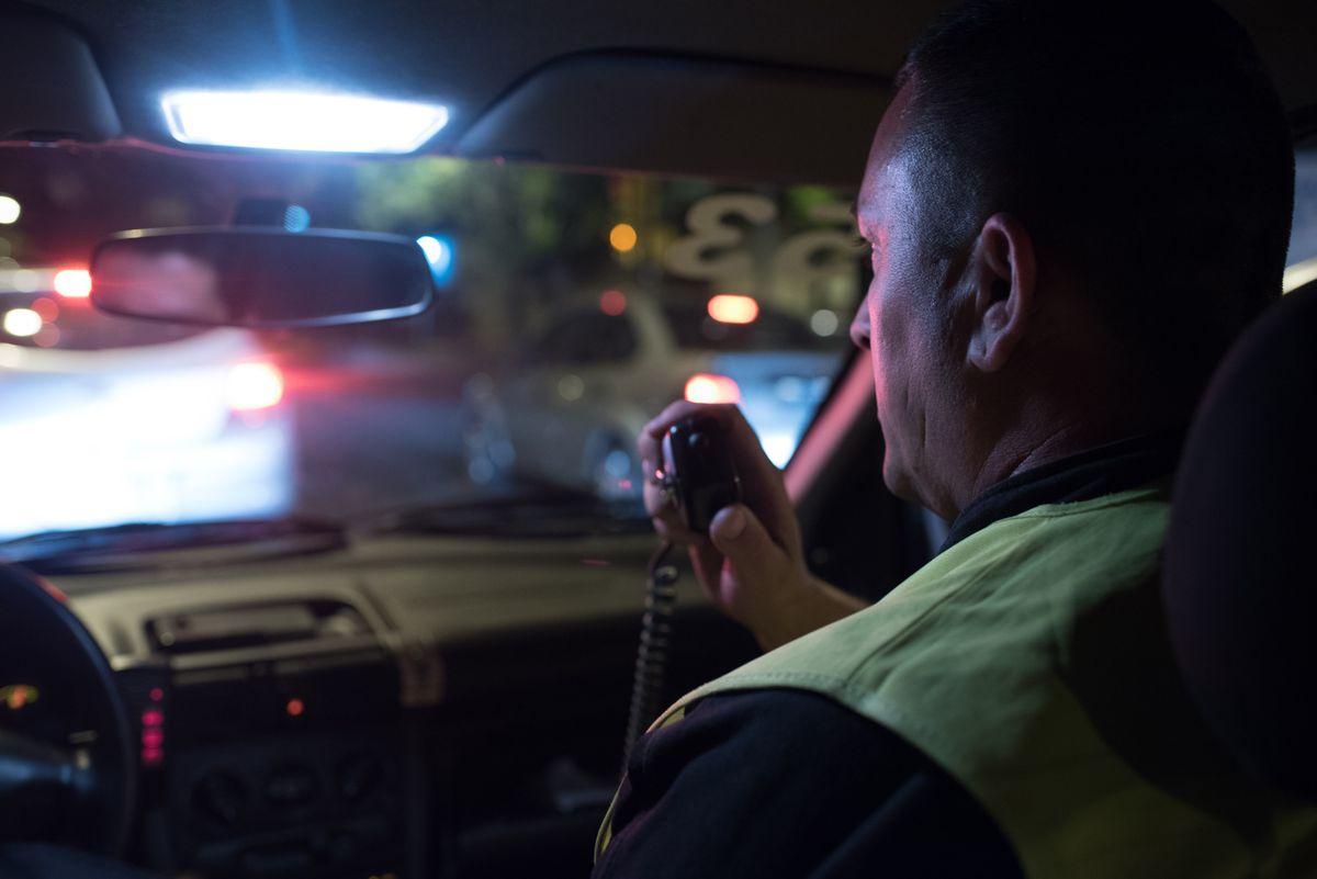 La idea de Ulpiano Suarez es regular la tarea de los preventores y que estén autorizados a usar pistolas Taser que hoy no podrían hacerlo.