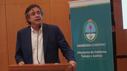El ministro de Gobierno, Trabajo y Justicia Víctor Ibañez, anunció este lunes, luego de las 14, que se alcanzó un acuerdo en las paritarias estatales con siete de los gremios.