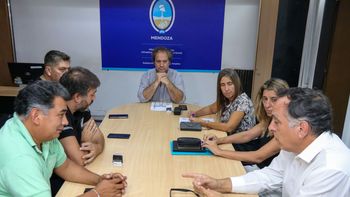 Como al SUTE, el Gobierno ofreció un aumento escalonado de 7% a otro gremio estatal Como al SUTE, el Gobierno ofreció un aumento escalonado de 7% a otro gremio estatal