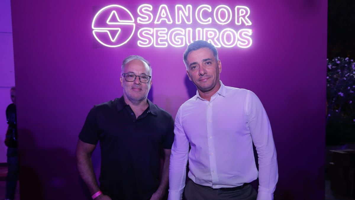 Alejandro Spinello (CEO Grupo América) y Marcos Calvente (intendente de Guaymallén). Alejandro Spinello (CEO Grupo América) y Marcos Calvente (intendente de Guaymallén).