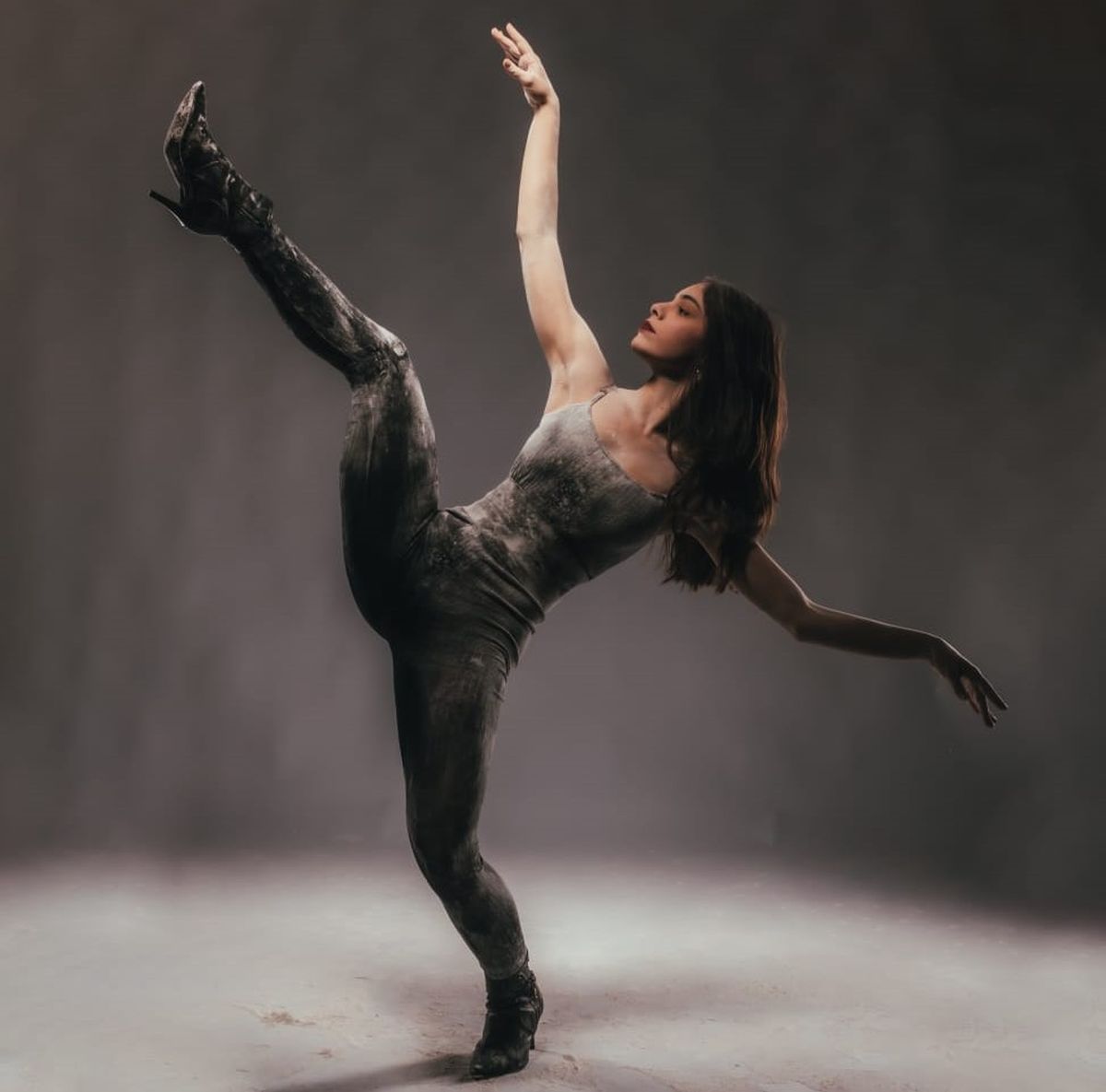 Para la bailarina, estar en el programa de Tinelli es una oportunidad única de abrirse camino en la danza. Para la bailarina, estar en el programa de Tinelli es una oportunidad única de abrirse camino en la danza.