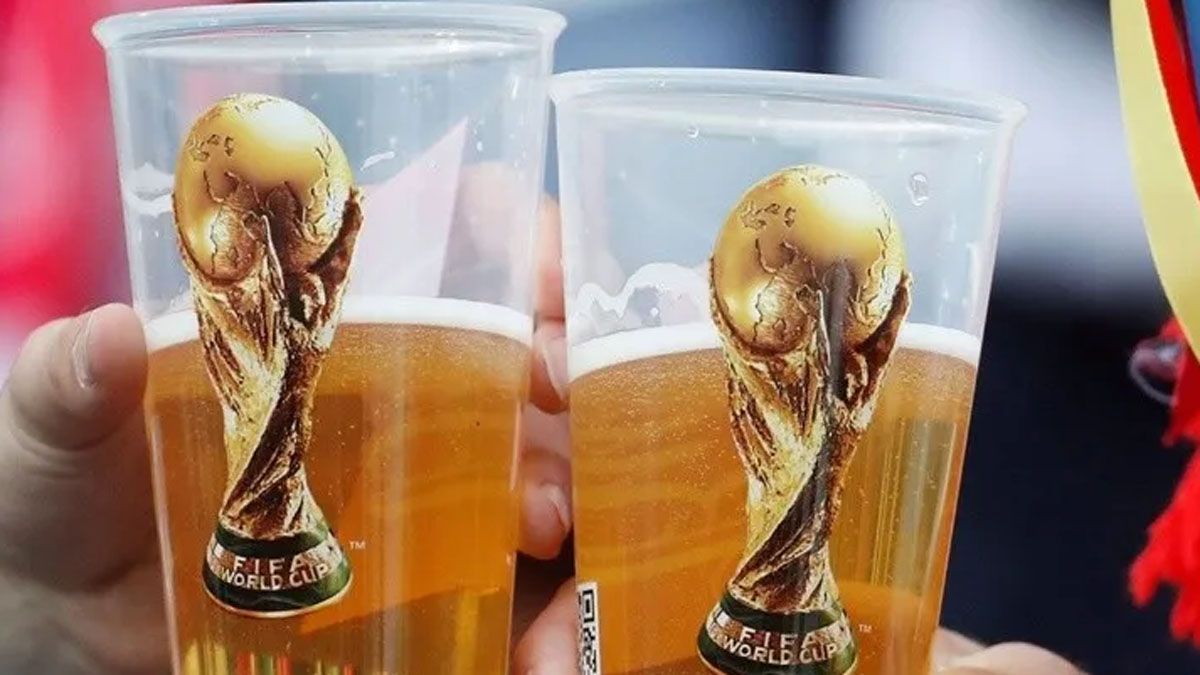 Mundial Qatar 2022: exigen a FIFA que no se venda cerveza en los estadios