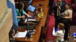La vicepresidenta Victoria Villarruel y Patricia Bullrich, a quien no le permitió hablar en la Cámara de Senadores. La vicepresidenta Victoria Villarruel y Patricia Bullrich, a quien no le permitió hablar en la Cámara de Senadores.