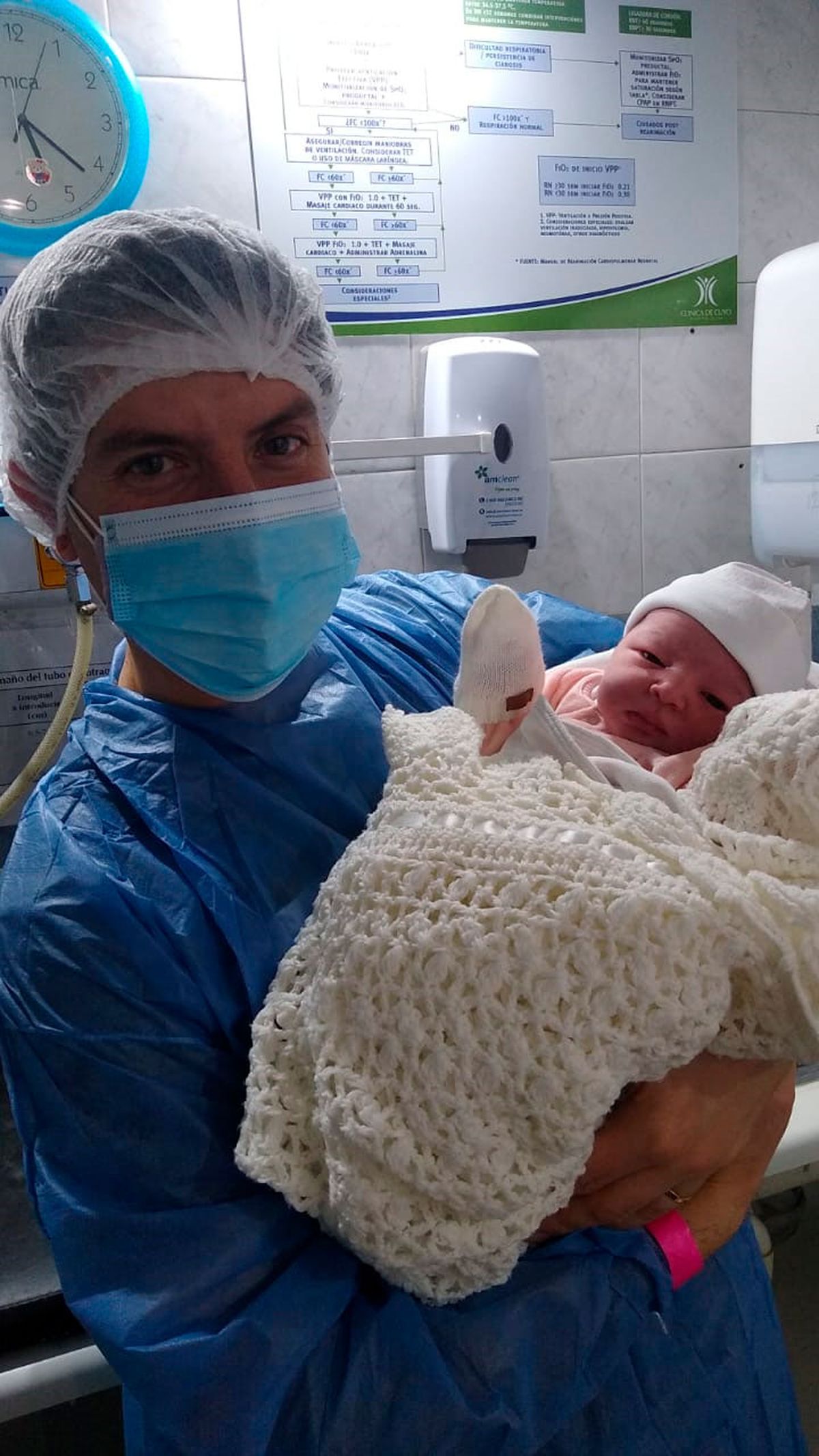 Papá feliz. Sergio Robles con Olivia, su segunda hija.