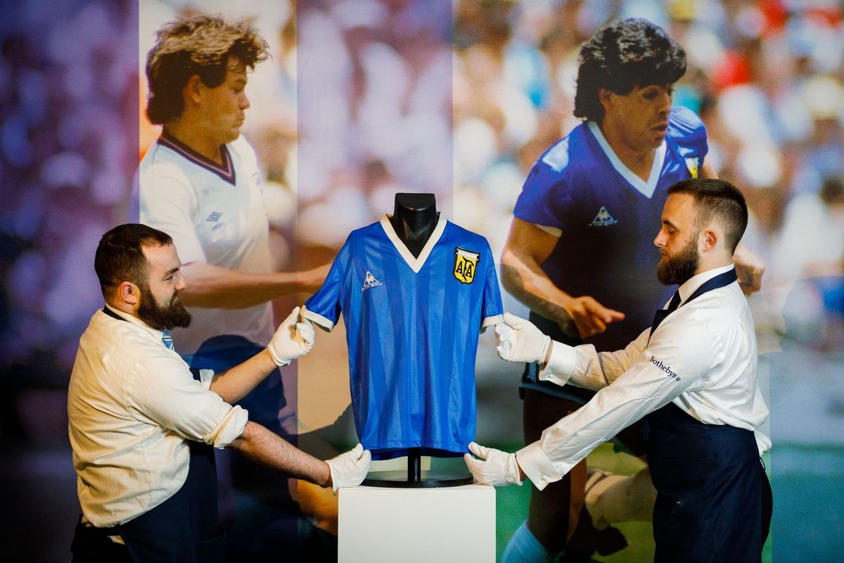 La subasta de la camiseta que usó Diego Maradona en el Mundial 86 comenzó en Londres