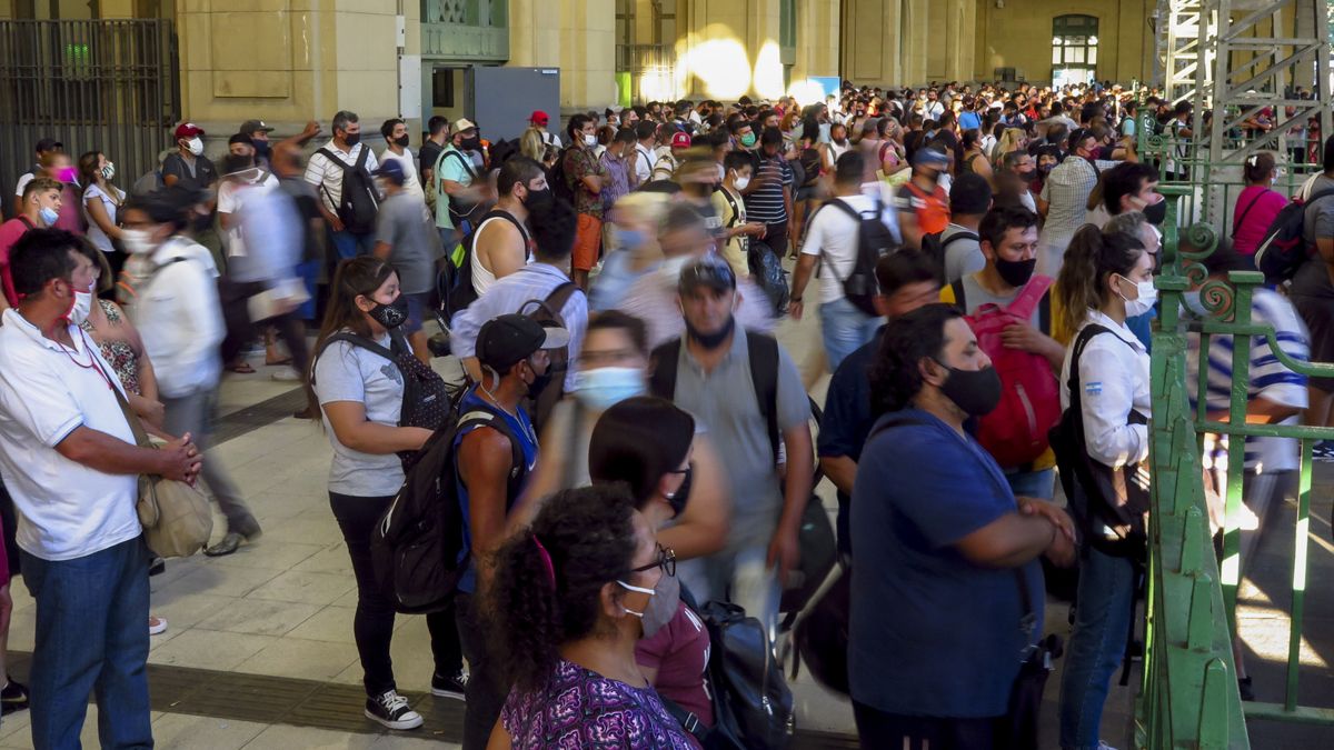 En momentos en que las autoridades nacionales buscan evitar una segunda ola de contagios, la idea es continuar con el distanciamiento obligatorio.