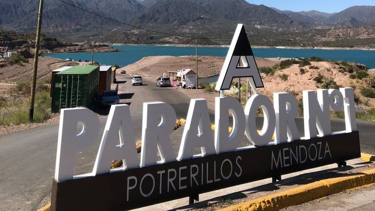 El acceso al Parador Uno de Potrerillos, en bahía Príncipe, donde hay playa pública. El acceso al Parador Uno de Potrerillos, en bahía Príncipe, donde hay playa pública.