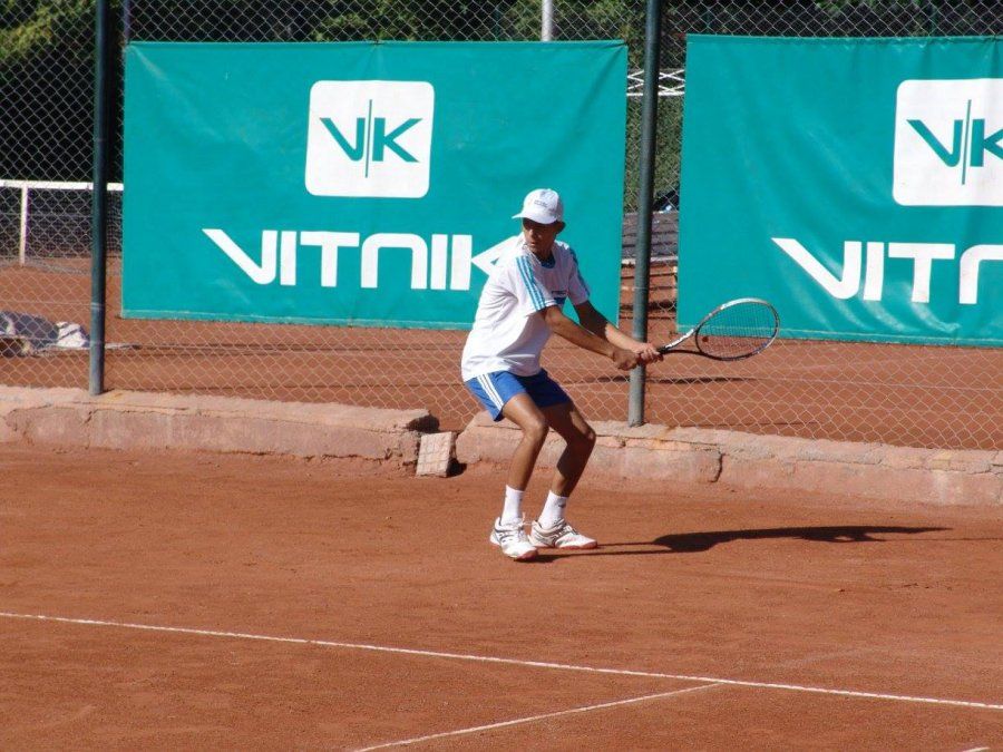 Sanrafaelinos juegan un torneo G1 de tenis en Buenos Aires