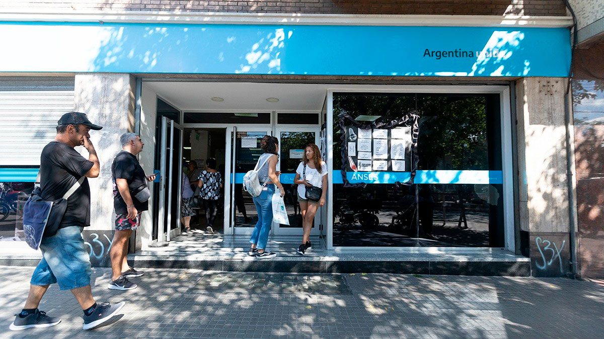 ANSES paga un bono especial que supera los $170.000 en abril 2024. ANSES paga un bono especial que supera los $170.000 en abril 2024.