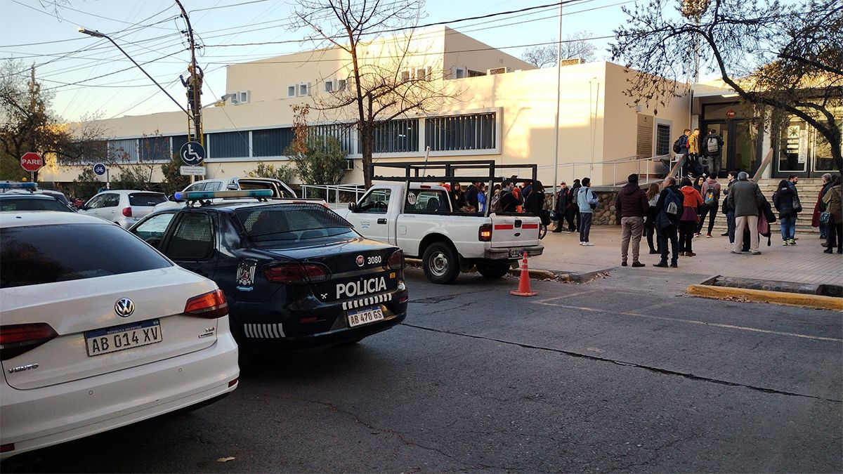 El lugar fue evacuado en la tarde de este jueves.