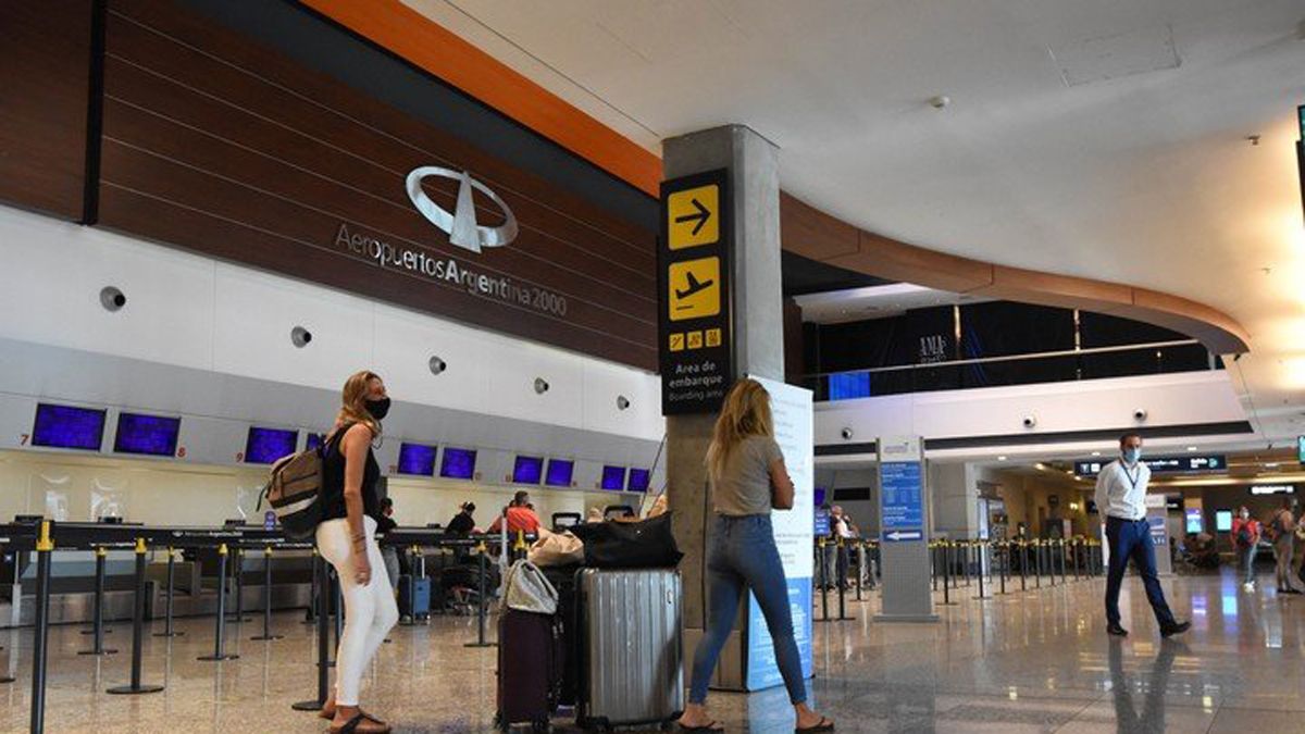 Mendoza ya fue habilitado como corredor seguro pero el regreso de los vuelos internacionales no será inmediato.