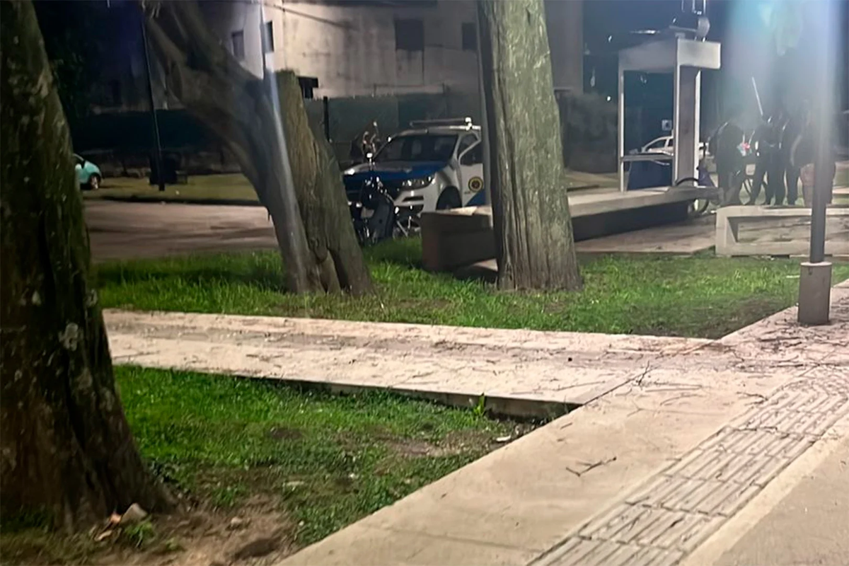 Fútbol infantil violento: un padre resultó baleado en una pierna tras una pelea.