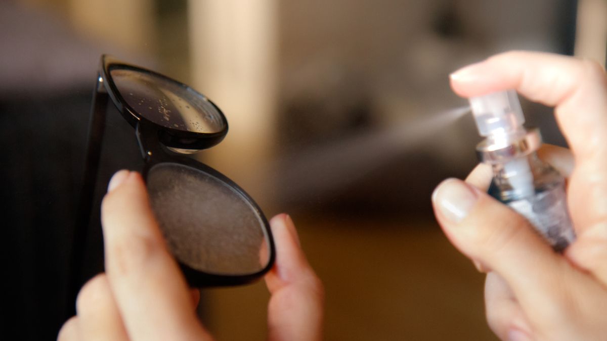 Trucos caseros: cómo hacer tu propio limpiador de lentes