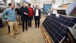 Macri fue a visitar una empresa mendocina a la que le compró un termotanque solar