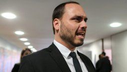 Hijo de Bolsonaro calificó de canallas a periodistas