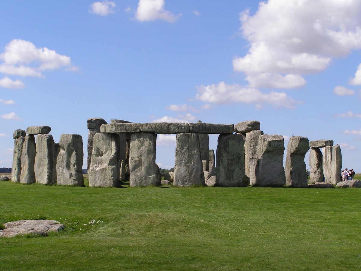 Stonehenge es una de las estructuras más conocidas del mundo. Stonehenge es una de las estructuras más conocidas del mundo.