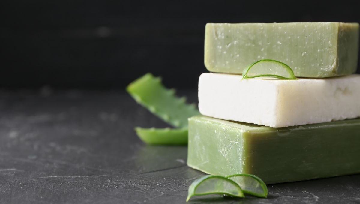 Jabón casero de aloe vera. Jabón casero de aloe vera. 