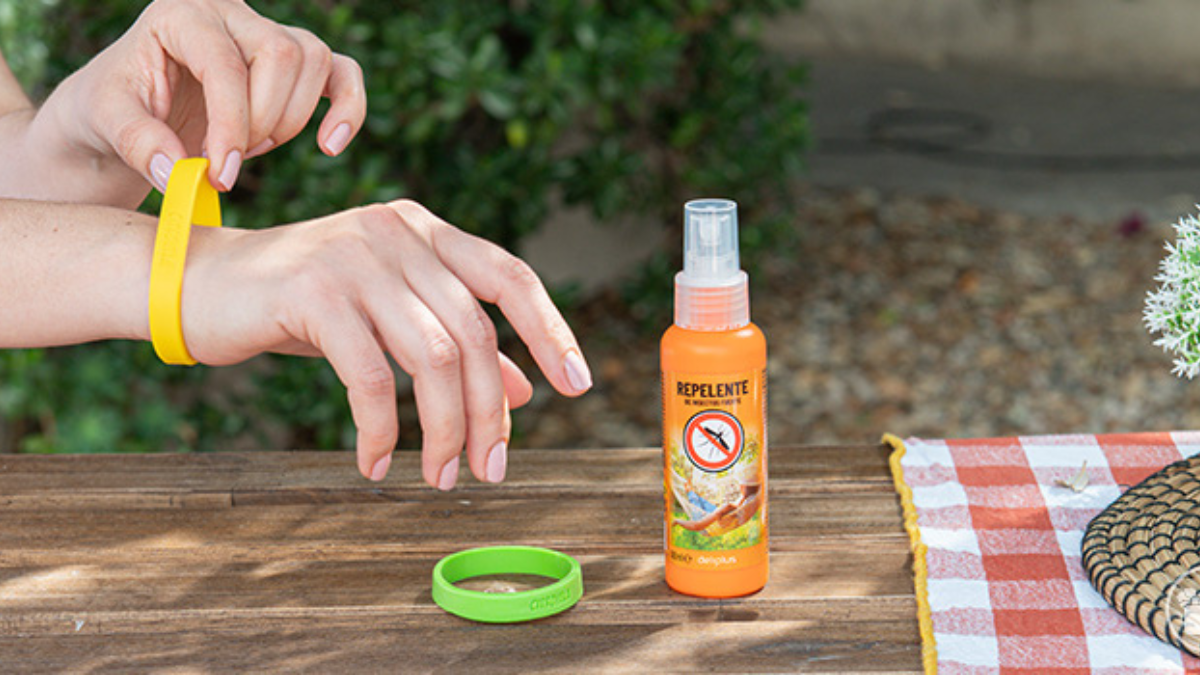 Este increíble repelente de Mercadona ayuda a soportar los calurosos días evitando que se nos acerquen los molestos mosquitos. Este increíble repelente de Mercadona ayuda a soportar los calurosos días evitando que se nos acerquen los molestos mosquitos.