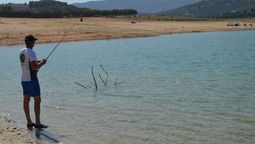 Un hombre que pescaba en un dique de Salta, divisó un cadáver flotando. Un hombre que pescaba en un dique de Salta, divisó un cadáver flotando.