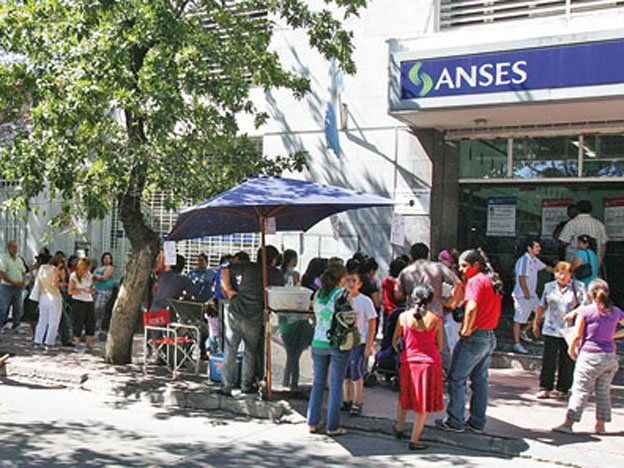 ANSES pagó un 44 por ciento más que el año pasado en concepto de ayuda escolar