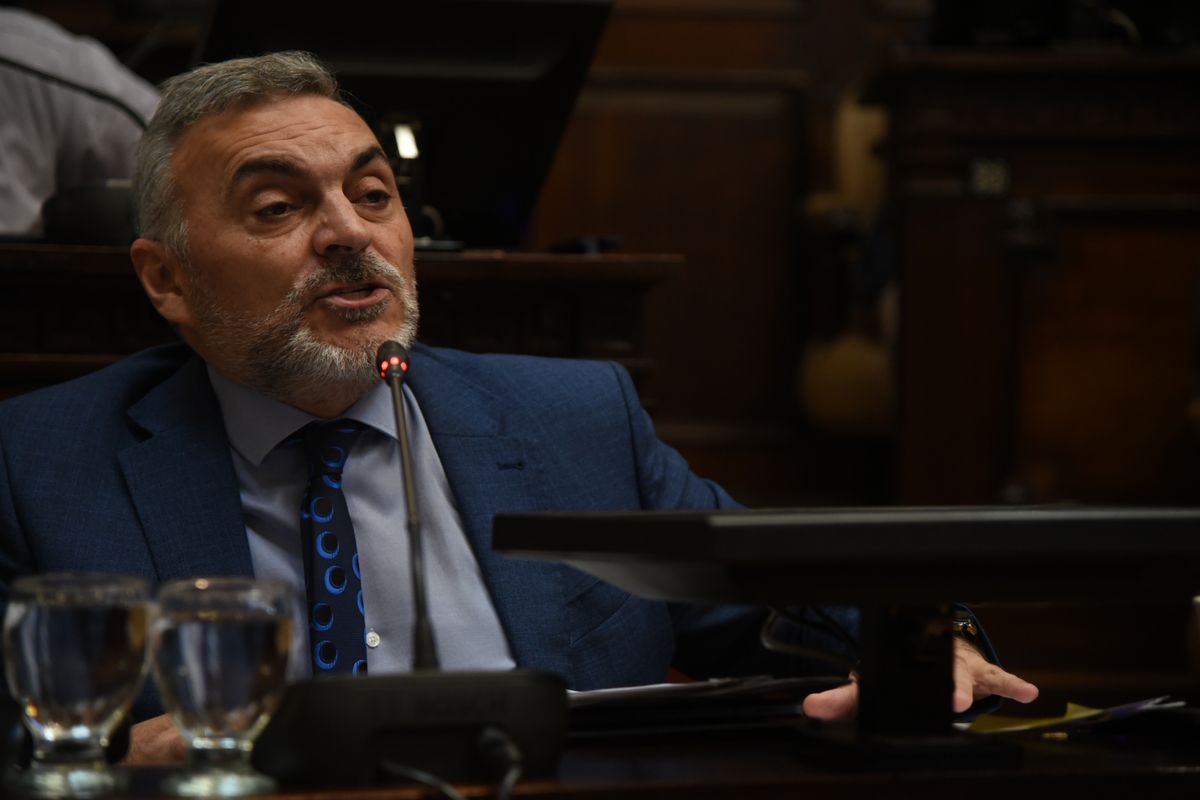 Félix González, senador peronista alineado con el kirchnerismo. Félix González, senador peronista alineado con el kirchnerismo.